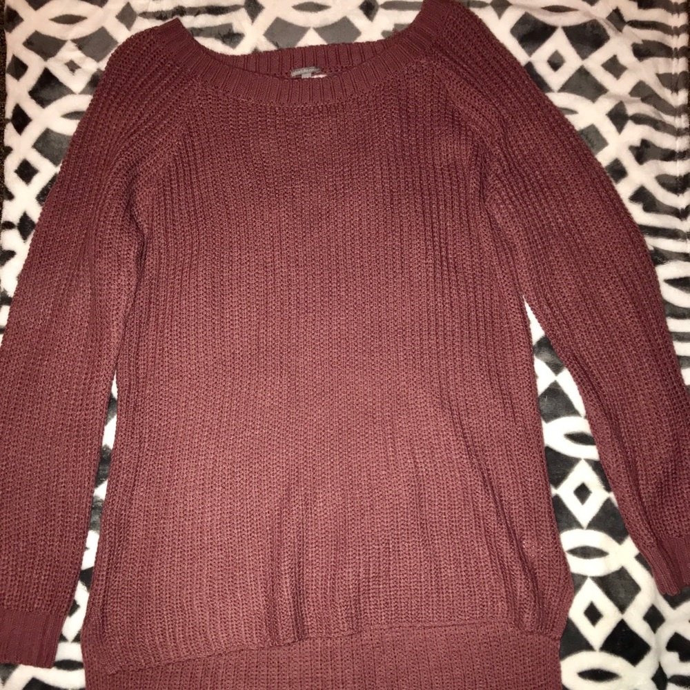 Crew neck open back sweater